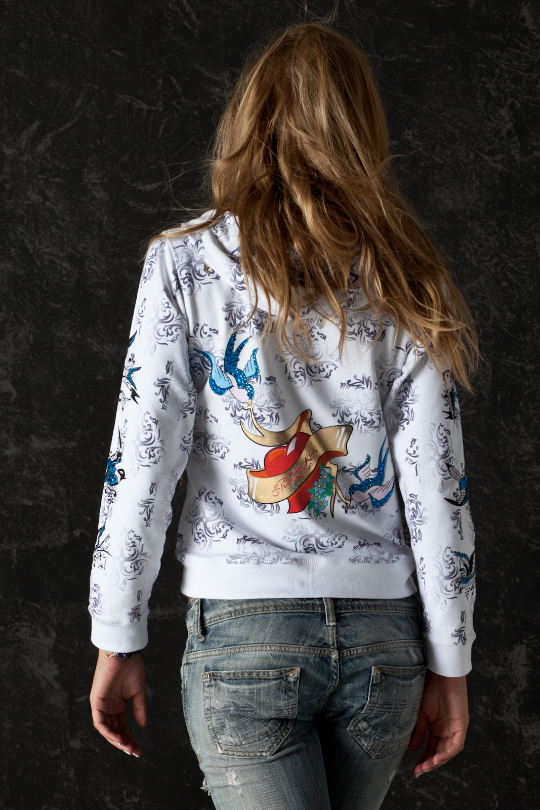 Hoodie Birdie, back view